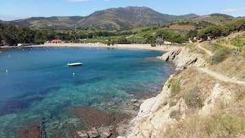 Beach nearby, sun-loungers