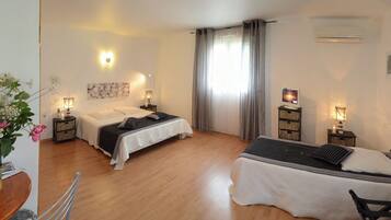 4 bedrooms, iron/ironing board, travel cot, free WiFi