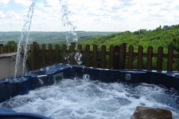 Bain à remous extérieur