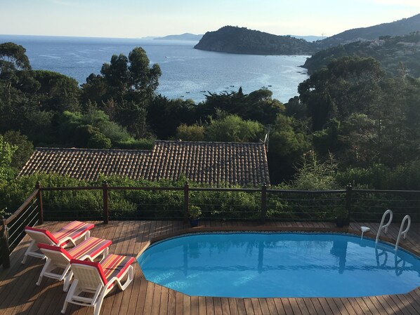 Pool - Independ.Basement, 3-4 bedrooms, pool, splendid sea view, 7 min from sandy beach (Rayol-Canadel-Sur-Mer)