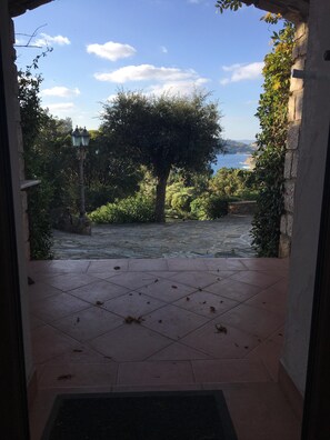 Interior - Independ.Basement, 3-4 bedrooms, pool, splendid sea view, 7 min from sandy beach (Rayol-Canadel-Sur-Mer)