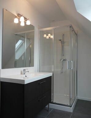 Shower, hair dryer - house near sea, landing beaches Utah Beach, golf, 6 pers (Saint-Marcouf)