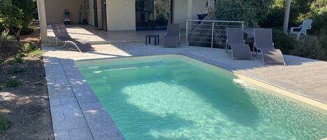 Piscine extérieure, piscine chauffée