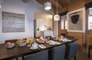Dining - Duplex 200m², full services 4 *, 5 bedrooms, 4 bathrooms / d, south balcony and 3 parking spaces  (Montvalezan)