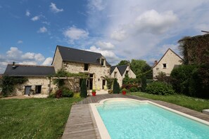 Outdoor pool, a heated pool - "les écureuils" 4* chateaux Azay le rideau (Cheillé)
