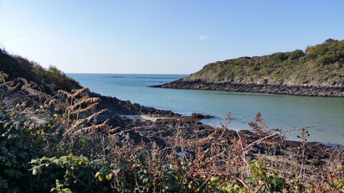 Pretty house Plage du Pouldu on foot in a quiet village 