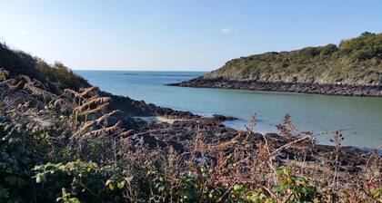 Pretty house Plage du Pouldu on foot in a quiet village