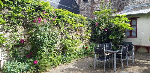 Maison Lou&Co Honfleur<br>Jolie maison centre ville avec petite cour <br>8 personnes