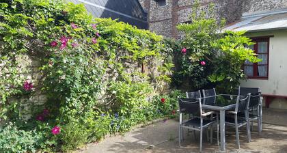 Maison Lou&Co Honfleur<br>Jolie maison centre ville avec petite cour <br>8 personnes