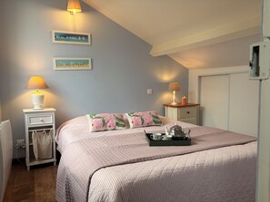 2 bedrooms, desk, iron/ironing board, travel crib