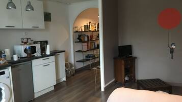 1 chambre, fer et planche Ă repasser, Wi-Fi gratuit, draps fournis