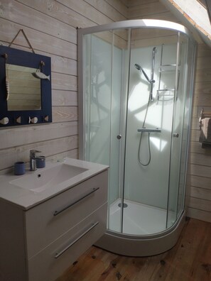 Shower, hair dryer, toilet paper - Pretty, well-equipped house, close to the sea and fishing port, ideal for children. (Penmarch)