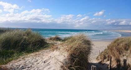 Jolie maison bien Ă©quipĂ©e, proche mer et port de pĂȘche, idĂ©ale enfants