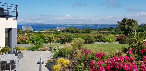 MAISON AVEC SUPERBE VUE MER A ROSCOFF - 4 ETOILES