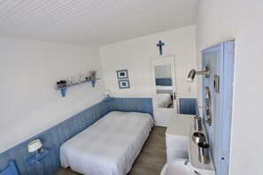 3 bedrooms, iron/ironing board, free WiFi