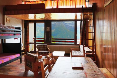 Studio for rent located in heart of French Alpes for up to 5 people