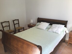 2 bedrooms, iron/ironing board, free WiFi, bed sheets - house VALRAS BEACH (Sérignan)