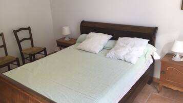 2 chambres, fer et planche Ă repasser, Wi-Fi gratuit, draps fournis