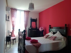 2 bedrooms, in-room safe, iron/ironing board, travel cot