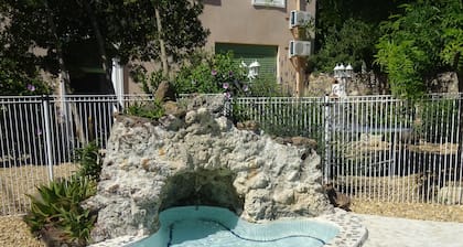 DUPLEX IN OLD MASTER HOUSE SWIMMING POOL, GARDEN, PARKING BEACHES 8 Km away