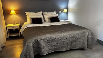 2 chambres, fer et planche à repasser, lit parapluie, Wi-Fi gratuit