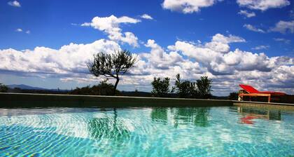 Modern, comfortable 4-star gîte in a quiet woodland setting