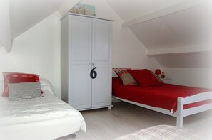 3 bedrooms, iron/ironing board, free WiFi, bed sheets