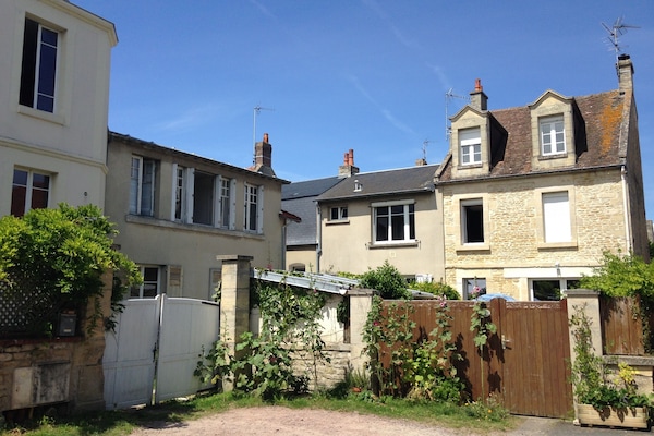 vue de l'ensemble du petit quartier, dont entrée et accès propriétaire