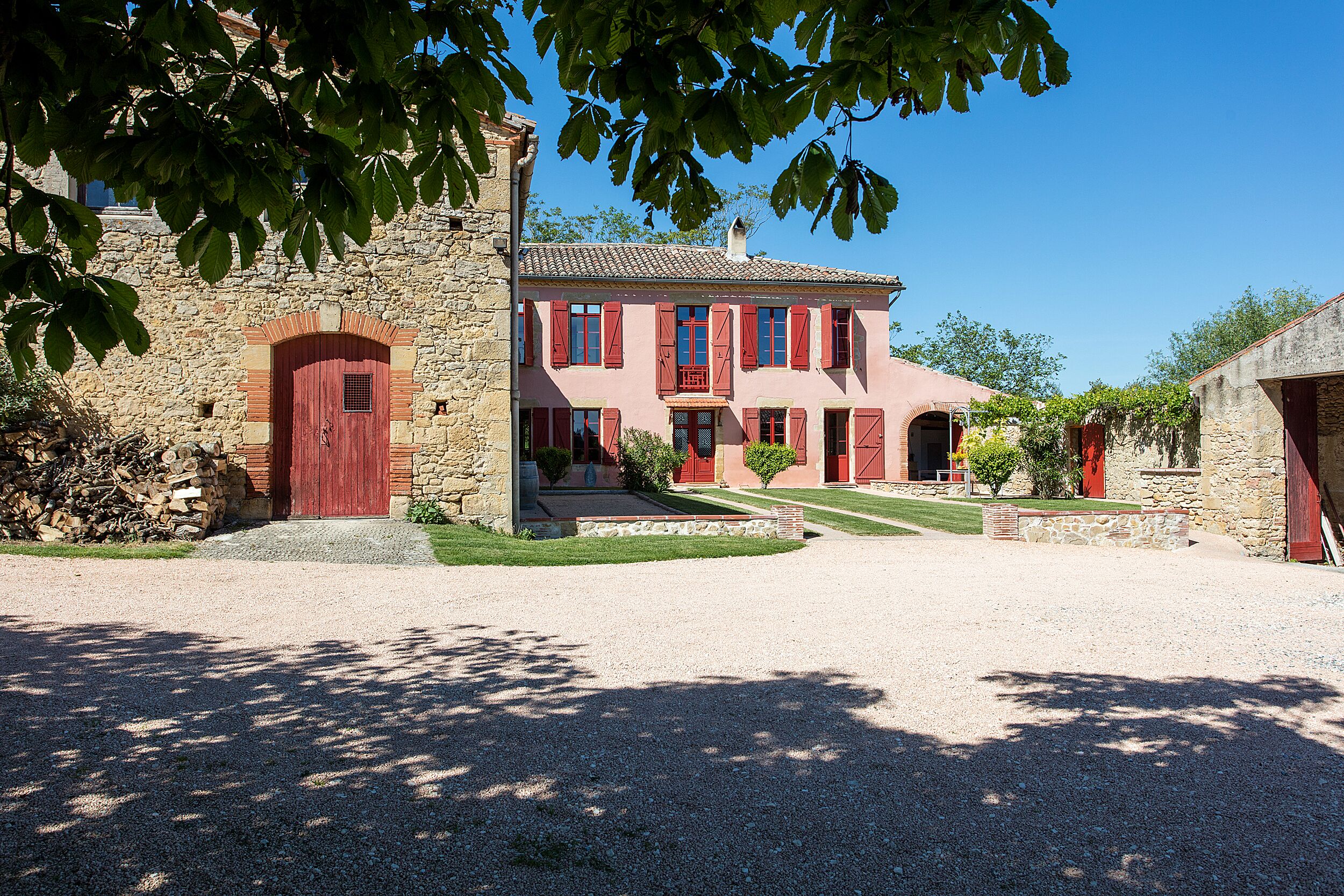 ***** DOMAINE ANGUYALES *****