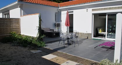 100 m de la mer TRES AGREABLE MAISON 2/4personnes (1chambre+1 mezz)