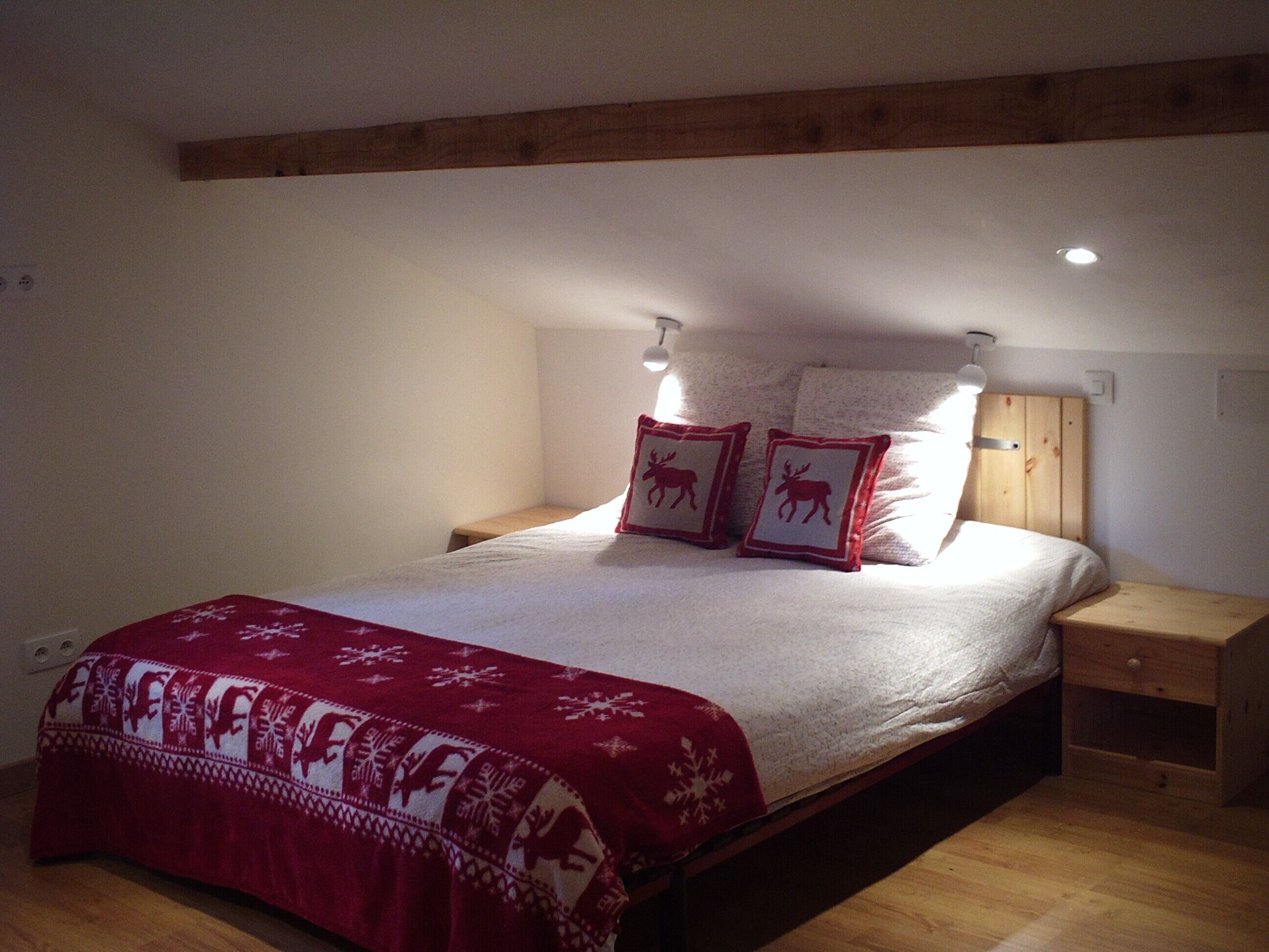 2 bedrooms, iron/ironing board, travel cot, free WiFi