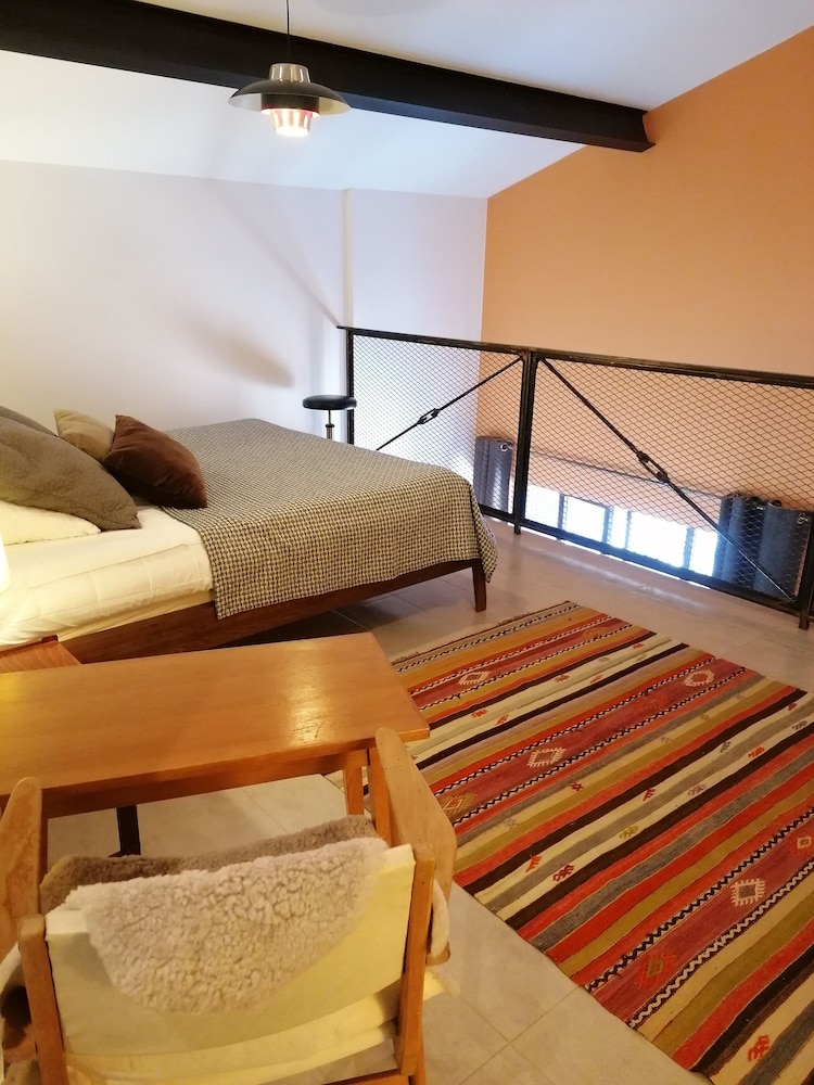 Stone House With Jacuzzi, Between Cannes And Fréjus, Independent Mini Loft, Air Conditioning - French Riviera