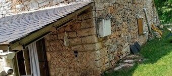 Restored farmhouse in its original style. Accommodation in Caussignac.