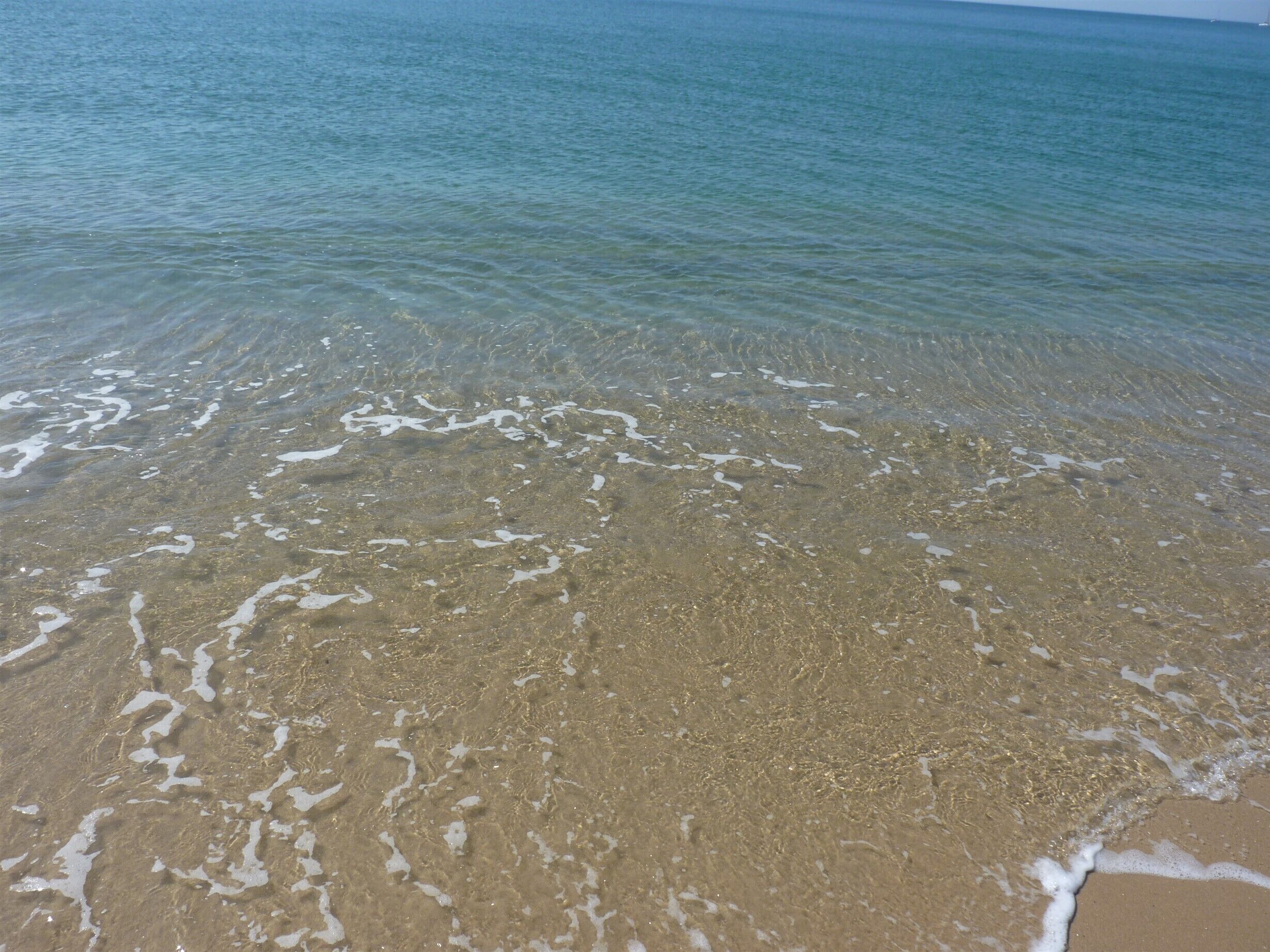Vlak bij het strand, ligstoelen