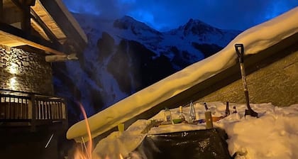 CHALET "OSCURO CRISTAL" moderno