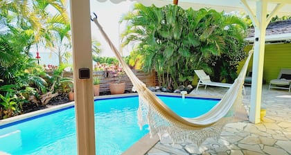 villa avec piscine et climatiseur proche des plages