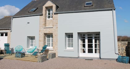 House on the outskirts of Saint Malo and on the banks of the Rance, 2 bedrooms, 2 bathrooms