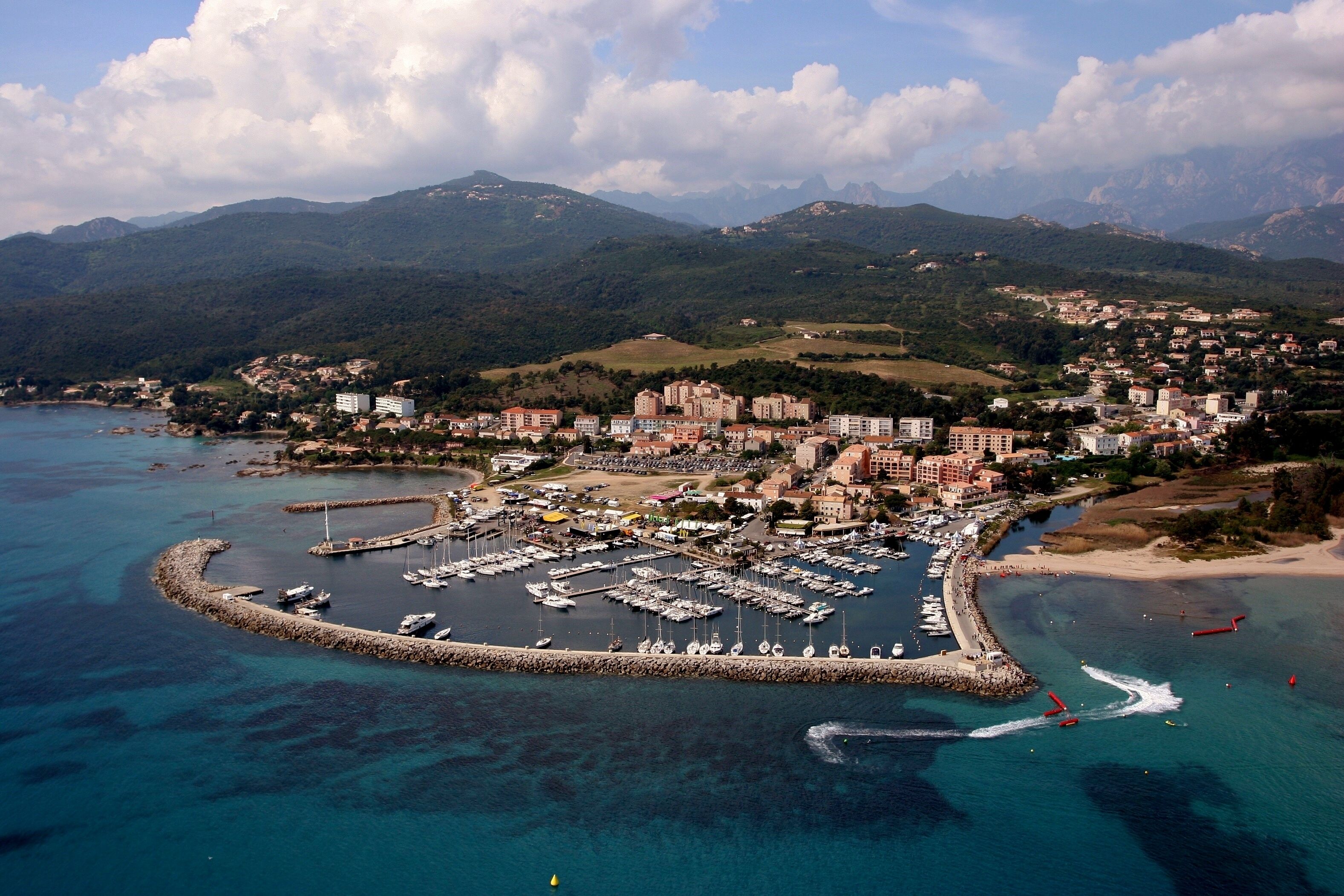 Découverte des environs : Solenzara, son port et ses commerces