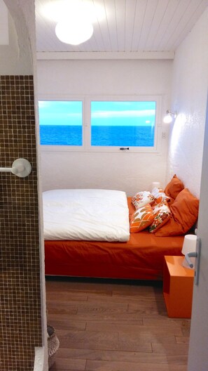 5 slaapkamers, een strijkplank/strijkijzer, reisbedje, gratis wifi