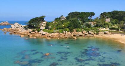 Bel Appartement  Ensoleillé,Vue Mer, AccÚs direct à la plage à pied .  Wifi