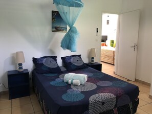 2 bedrooms, iron/ironing board, WiFi, bed sheets