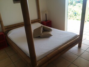 2 bedrooms, iron/ironing board, WiFi, bed sheets - Beautiful villa T3 quiet with great views - pool (Sainte Luce)