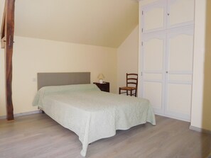 3 habitaciones, tabla de planchar con plancha y wifi gratis
