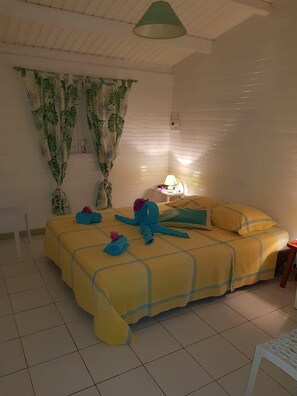 3 chambres, fer et planche à repasser, lit parapluie, Wi-Fi gratuit