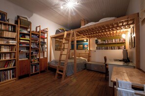 2 bedrooms, desk, iron/ironing board, WiFi