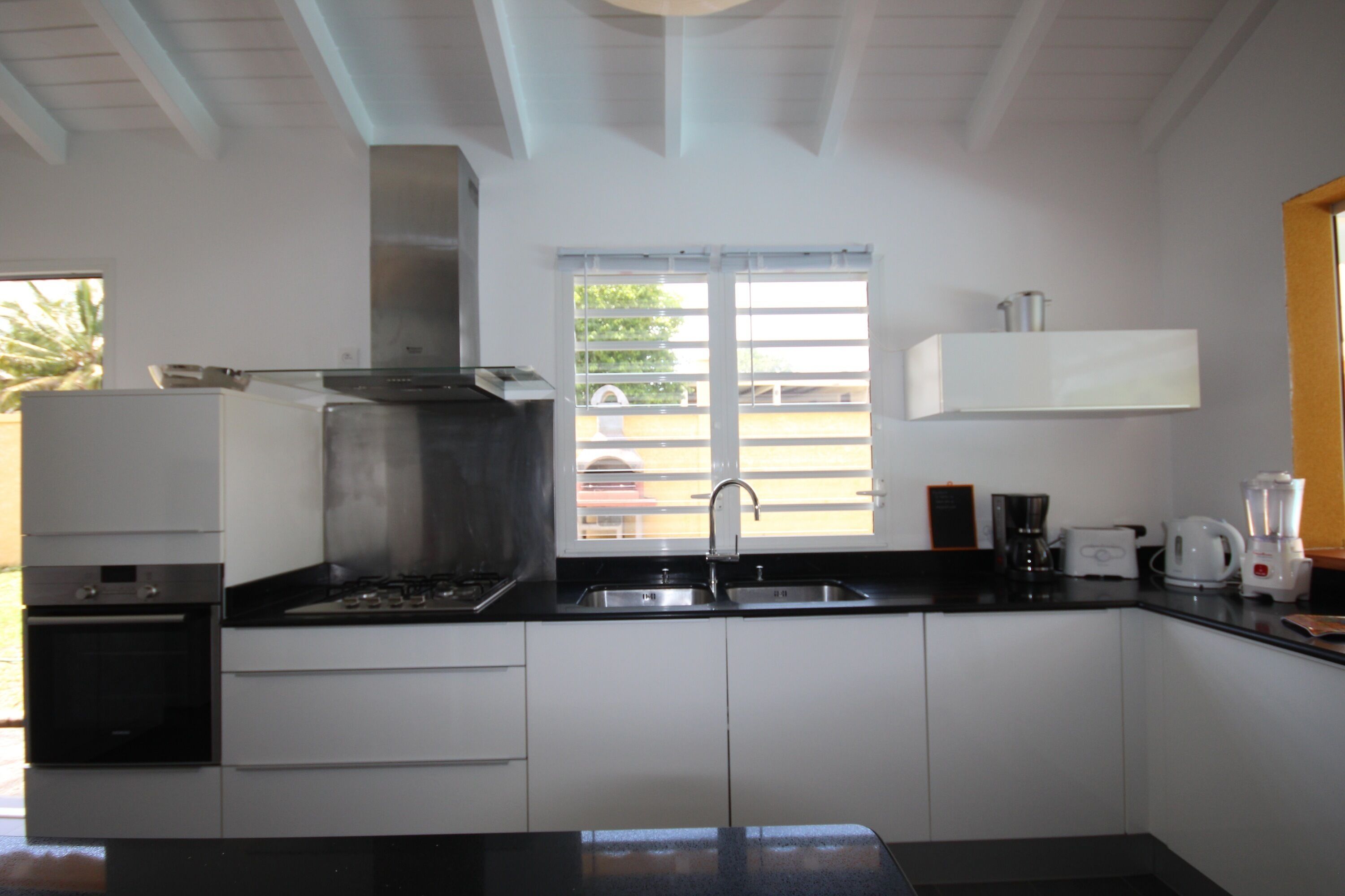 Réfrigérateur, micro-ondes, four, lave-vaisselle