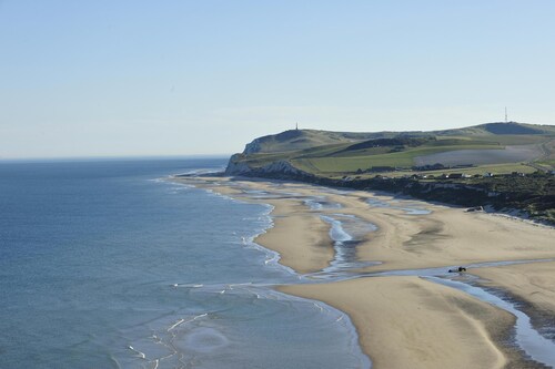 WISSANT heart of the village: Spacious and bright apartment at 50m from the sea