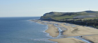 WISSANT heart of the village: Spacious and bright apartment at 50m from the sea