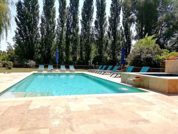 Ulkouima-allas, lämmitetty uima-allas