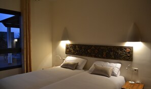 2 slaapkamers, een strijkplank/strijkijzer, reisbedje, gratis wifi